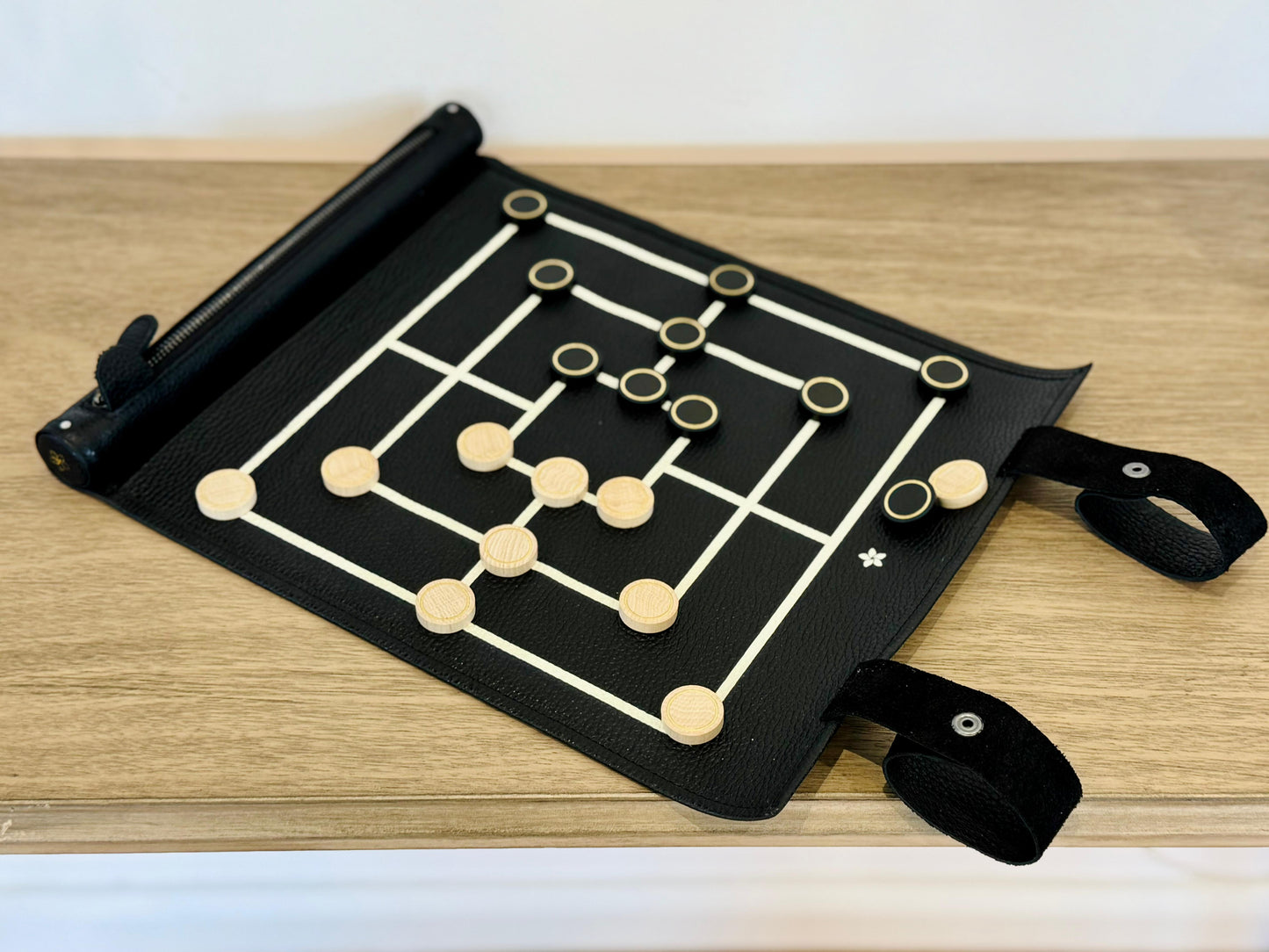 Nine Men's Morris Set - Roll-up Leather Board