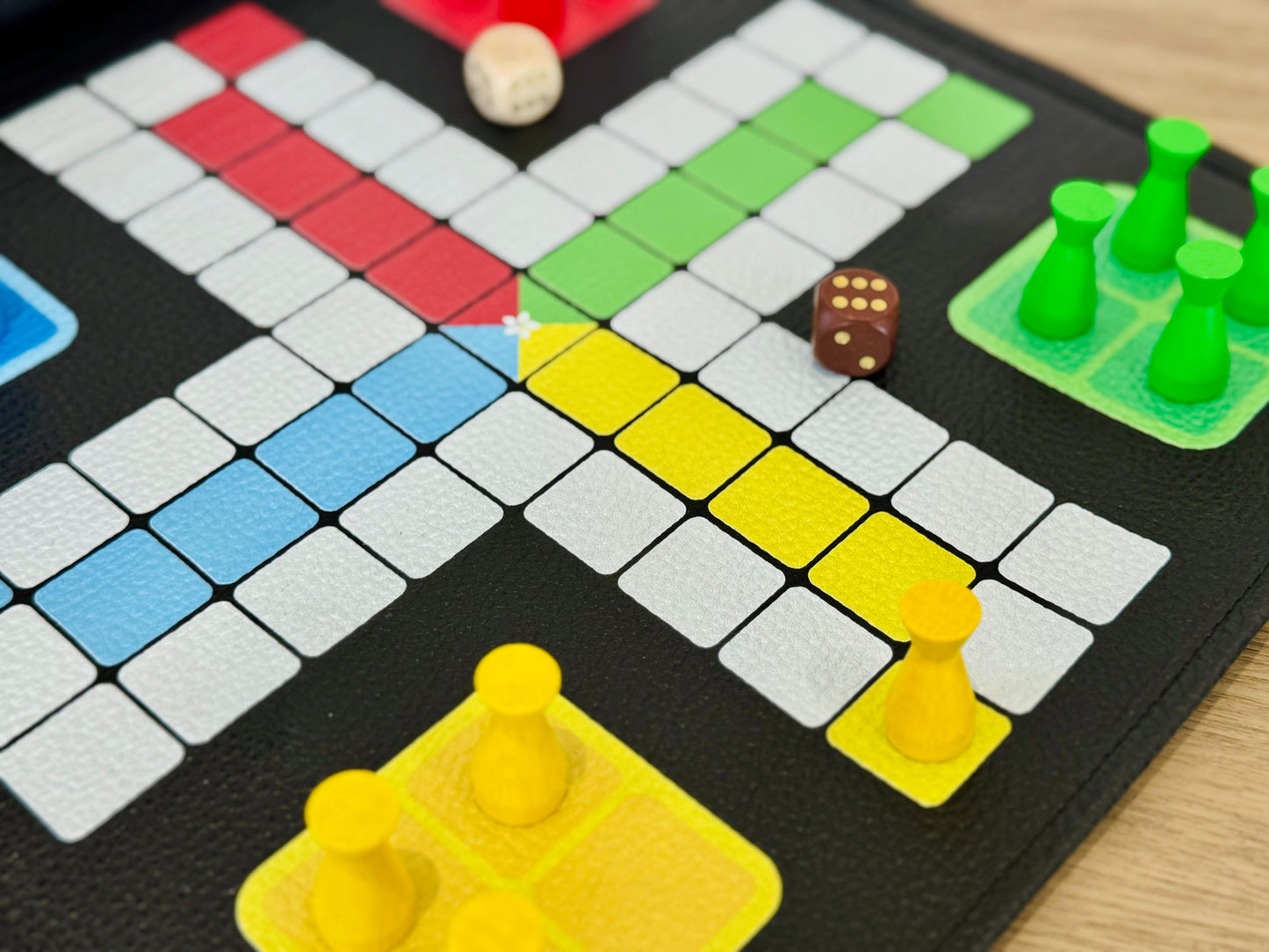Ludo Set - Roll-up Leather Board