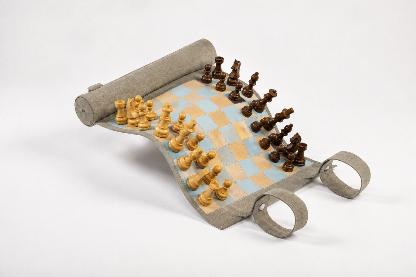 Roll-Up-Schachspiel aus magnetischem Leder – limitierte Edition „Champagne“