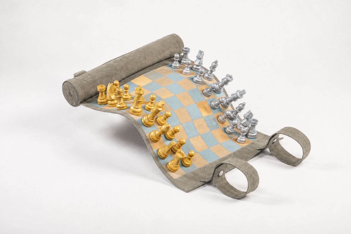 Roll-Up-Schachspiel aus magnetischem Leder – limitierte Edition „Champagne“