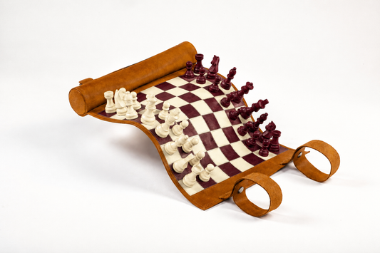 Aufrollbares magnetisches Schachspiel aus Leder – Whiskey