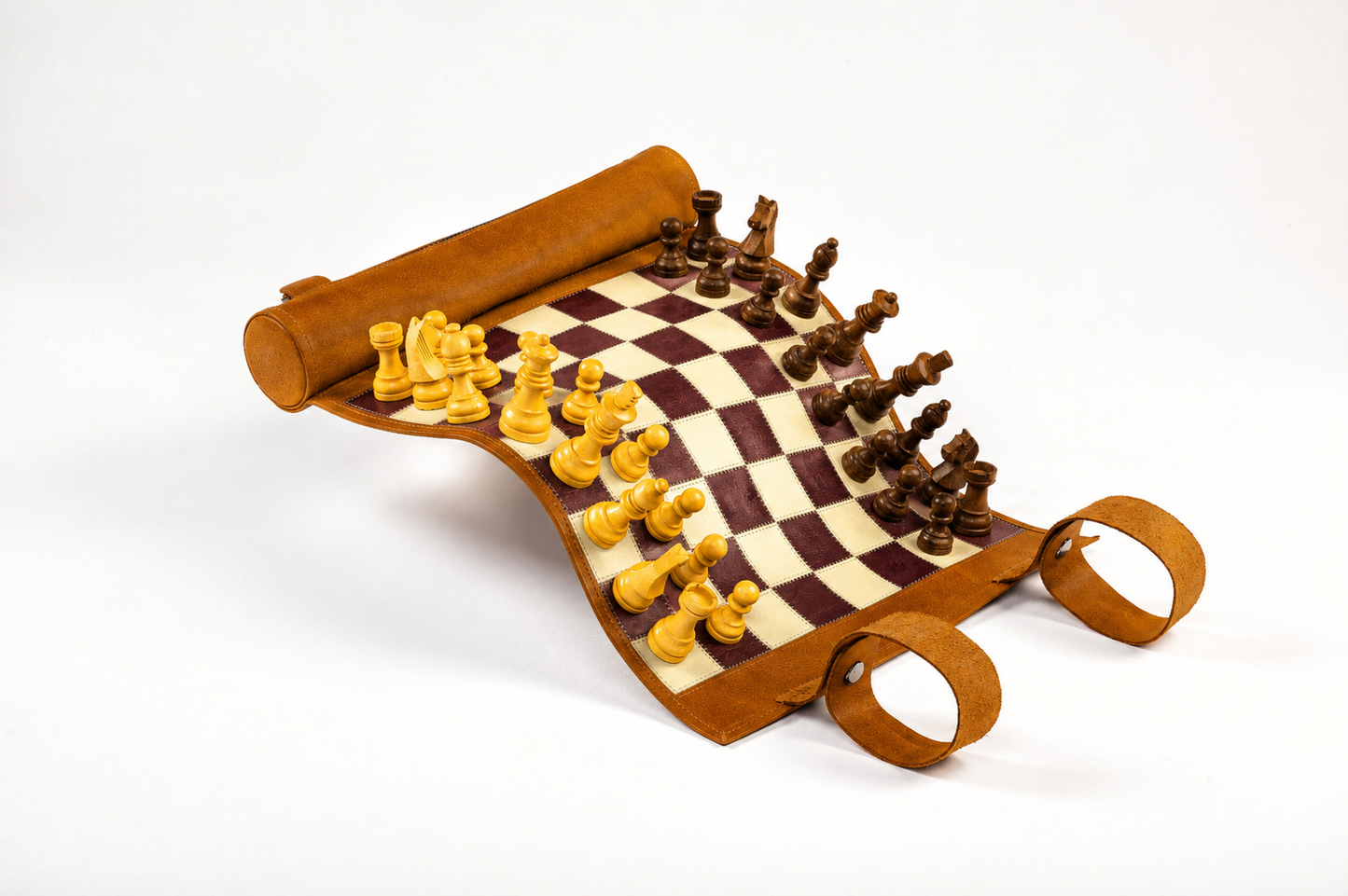 Aufrollbares magnetisches Schachspiel aus Leder – Whiskey